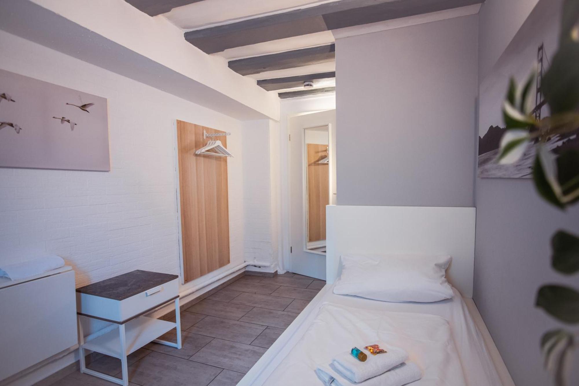 Haus99 Budget Pension & Apartments Furth Bagian luar foto