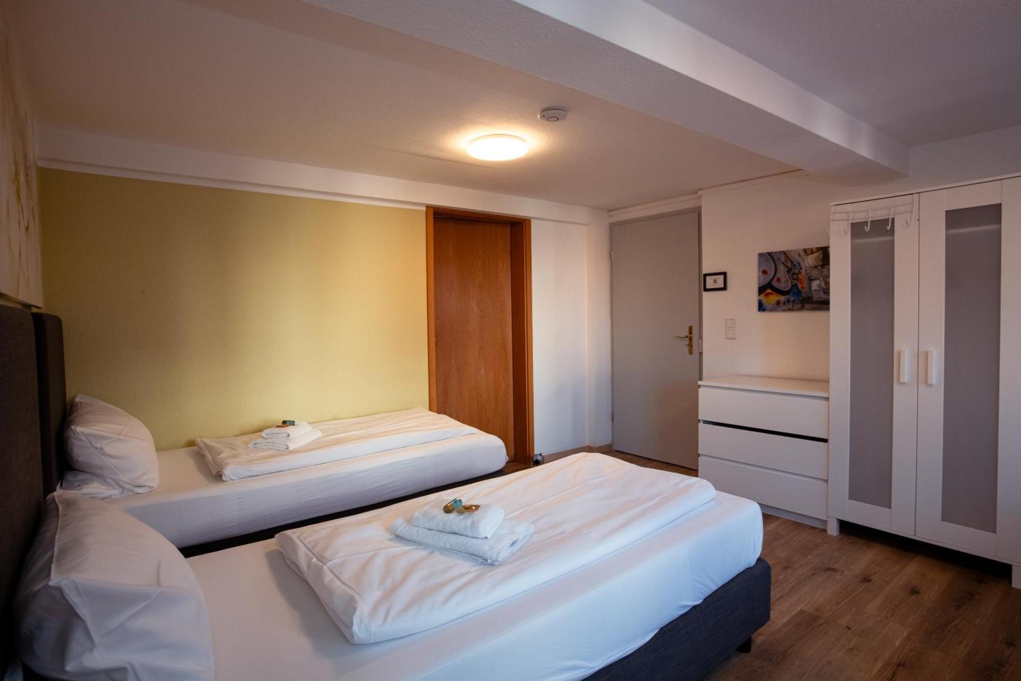 Haus99 Budget Pension & Apartments Furth Bagian luar foto