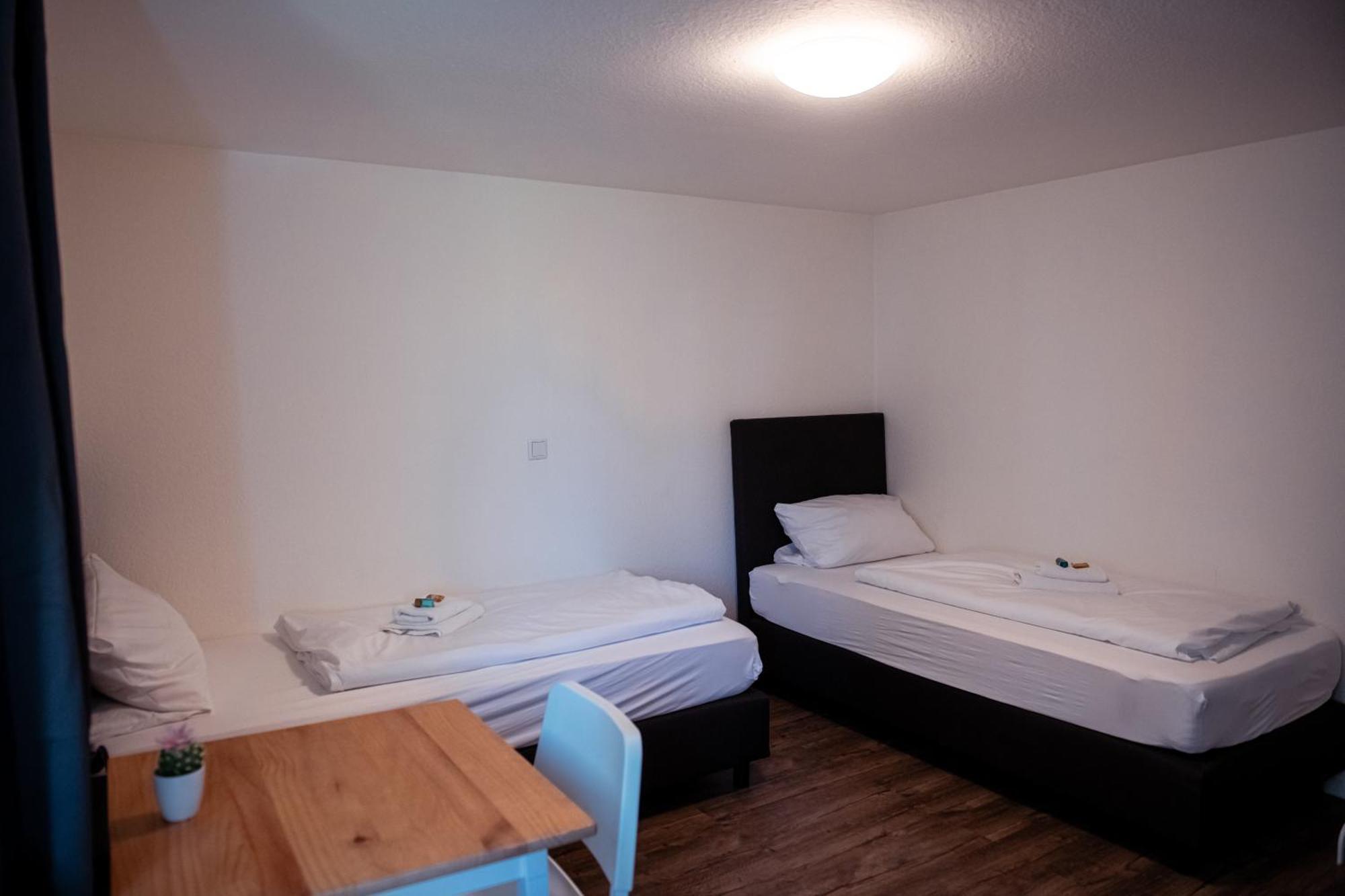 Haus99 Budget Pension & Apartments Furth Bagian luar foto