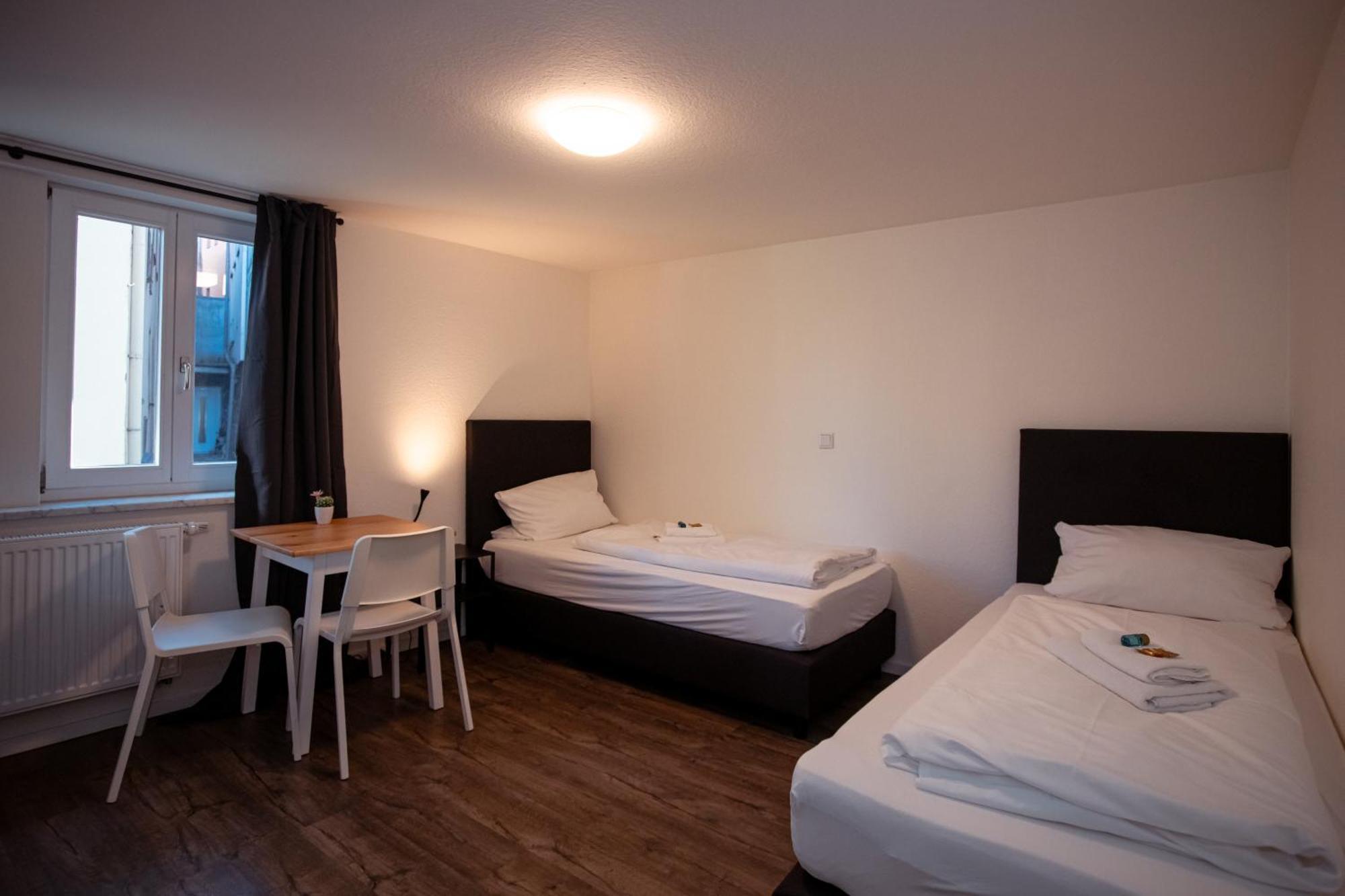 Haus99 Budget Pension & Apartments Furth Bagian luar foto