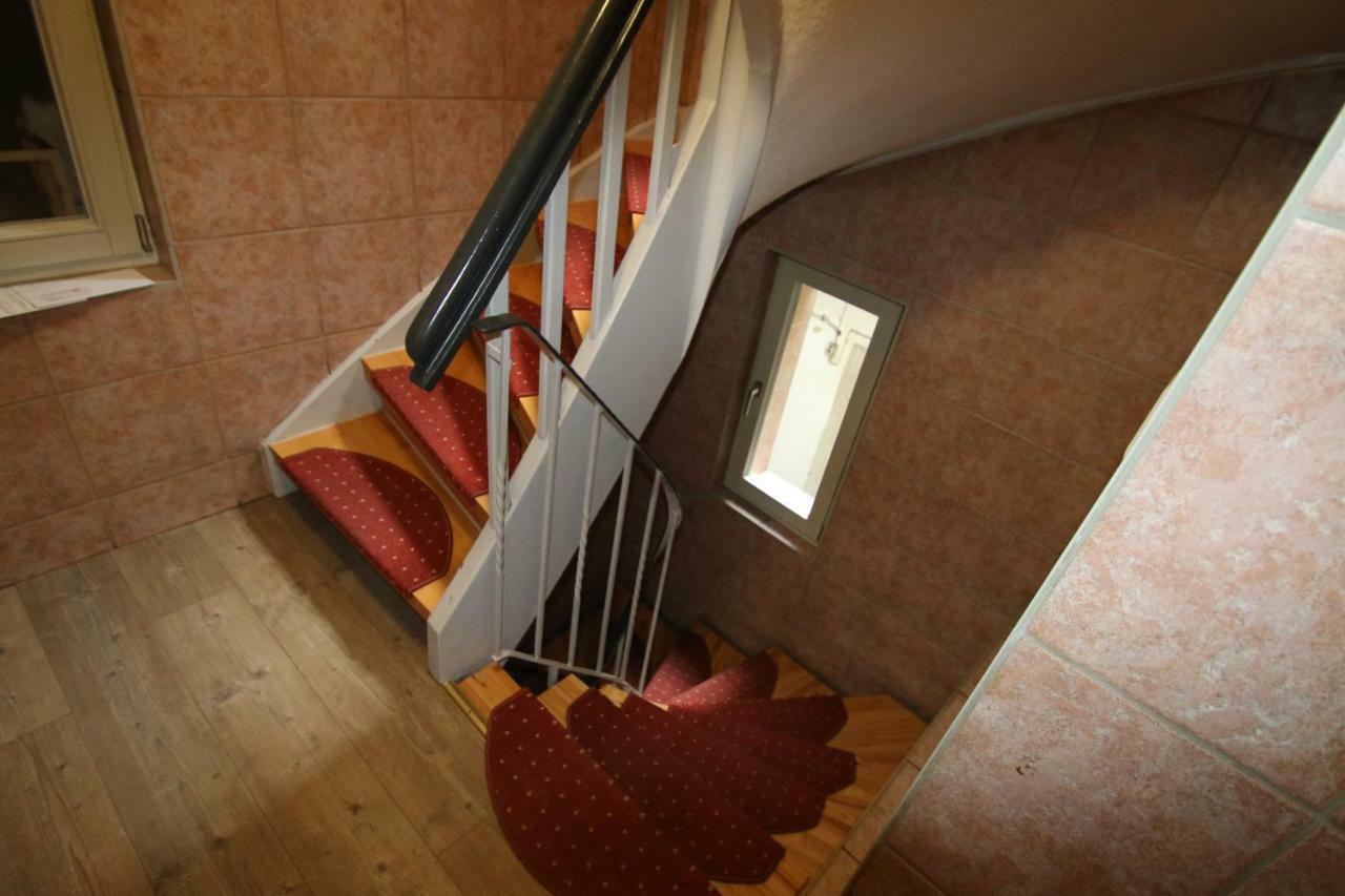 Haus99 Budget Pension & Apartments Furth Bagian luar foto